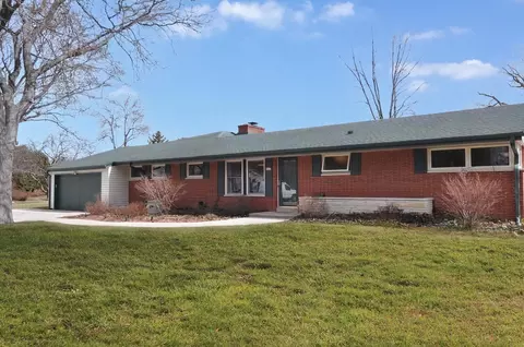 8650 N Regent, Fox Point, WI 53217