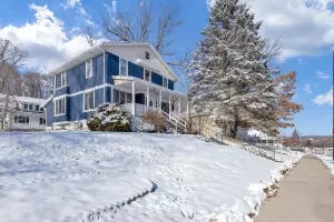 521 Kettle Moraine, Slinger, WI 53086