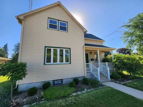 116 S Main, Burlington, WI 53105