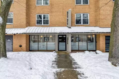 2121 N Cambridge #109, Milwaukee, WI 53202