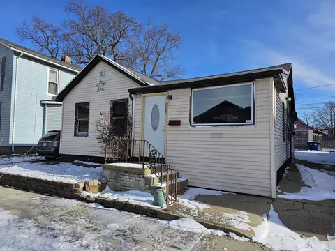 1119 Grand, Racine, WI 53403