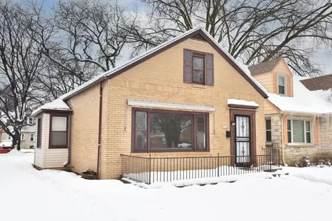 3749 N 41st, Milwaukee, WI 53216