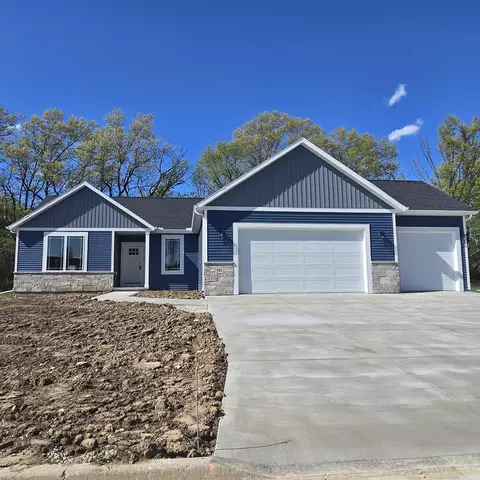 982 Pine Rdg, Brownsville, WI 53006