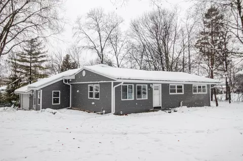 330 Anderson, Delafield, WI 53018