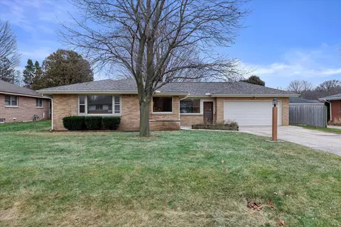4627 W Fountain, Brown Deer, WI 53223