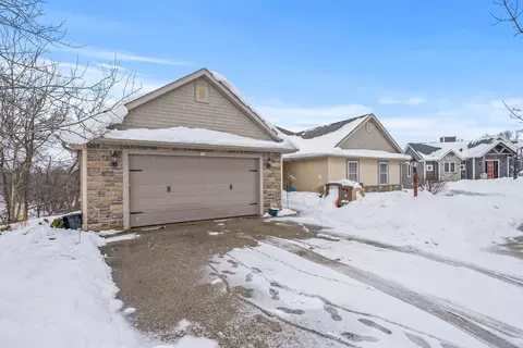 753 Wright, Hartford, WI 53027