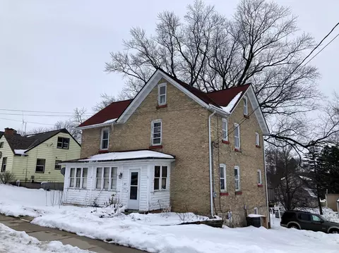 241 S John, Mayville, WI 53050