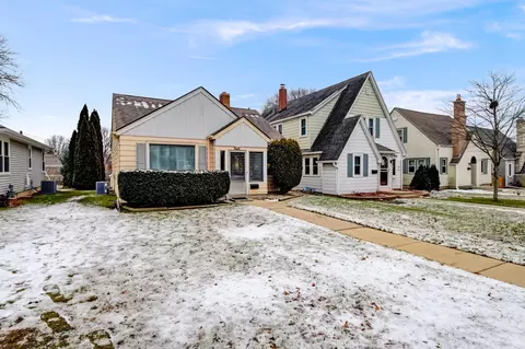 3328 S 46th, Greenfield, WI 53219