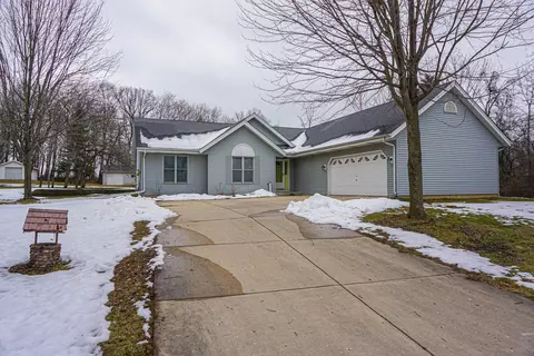 2200 W Grays, Oak Creek, WI 53154