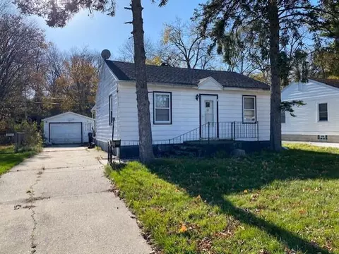 2615 Eisenhower, Racine, WI 53405