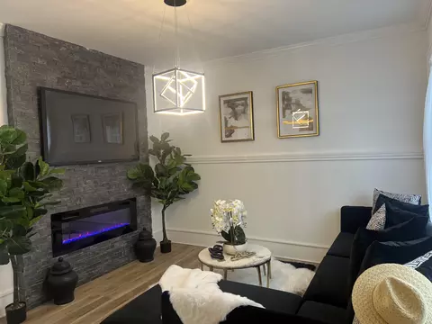 418 E Garfield #420, Milwaukee, WI 53212