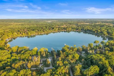 w378s4807 E Pretty Lk, Ottawa, WI 53118