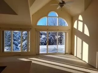 439 Sunset, Hartland, WI 53029