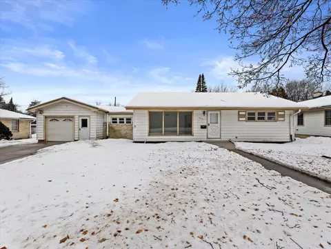 821 S 100th, West Allis, WI 53214