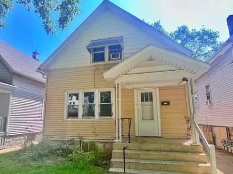 2558 S 12th #A, Milwaukee, WI 53215