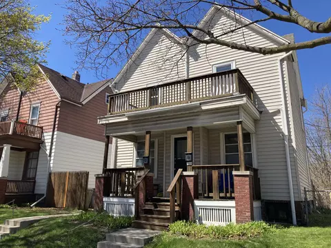 908 E Chambers #908A, Milwaukee, WI 53212