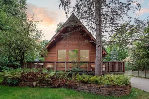 423 Upper Horseshoe, Twin Lakes, WI 53181