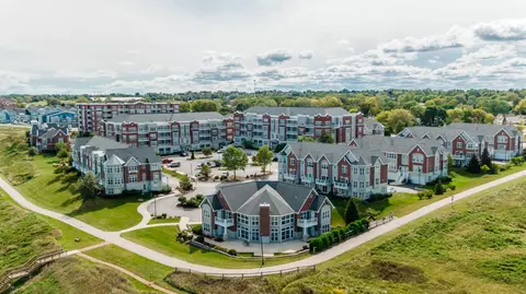 3914 S S Lk #92, Saint Francis, WI 53235