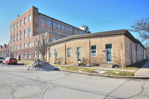3059 N Weil #107, Milwaukee, WI 53212