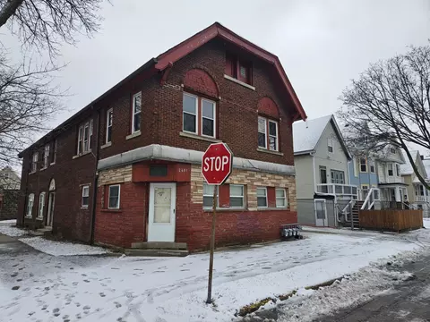 2401 W Maple, Milwaukee, WI 53204