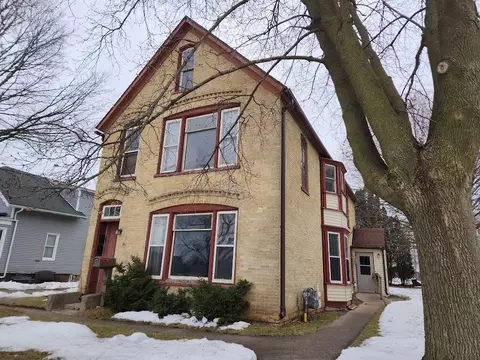 711 S 16th, Manitowoc, WI 54220