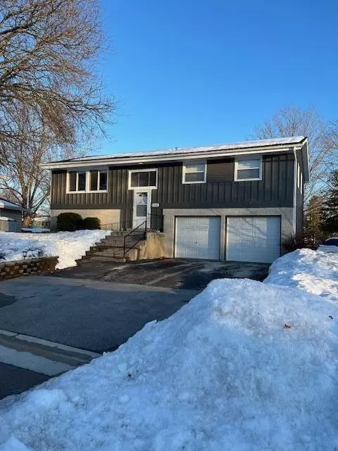 w160n9506 Chippewa, Menomonee Falls, WI 53051