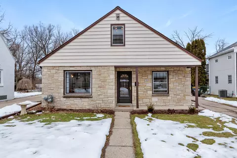 7022 Auburn, Wauwatosa, WI 53213