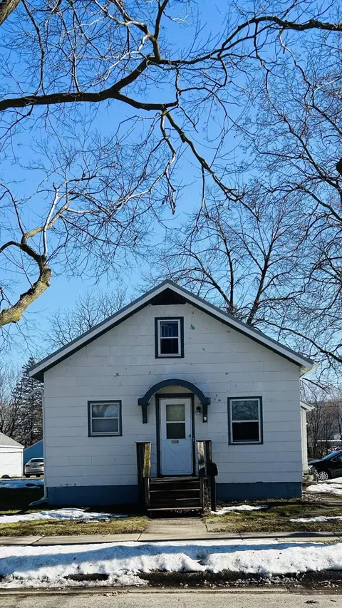 2000 Onalaska, La Crosse, WI 54601