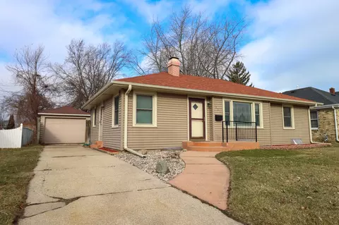 826 Isabelle, Racine, WI 53402