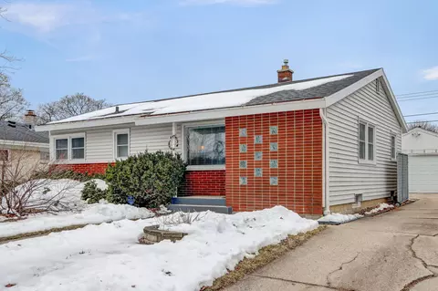 8826 W Arden, Milwaukee, WI 53225