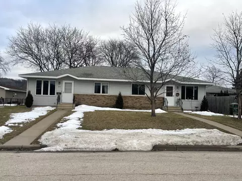 512 4th, La Crescent, MN 55947