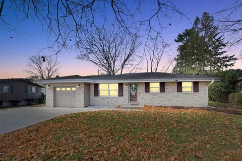 1030 Lake Geneva, Lake Geneva, WI 53147