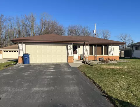 9052 S Annette, Oak Creek, WI 53154