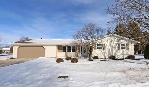 830 Wisconsin, Oostburg, WI 53070