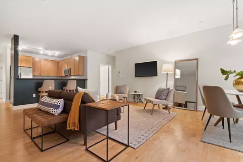 1905 N Water #208, Milwaukee, WI 53202
