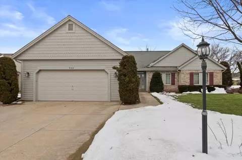 3122 Fox Rdg, Waukesha, WI 53189