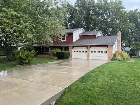 3570 S Greenlawn, New Berlin, WI 53151