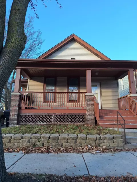 1014 Grand, Racine, WI 53403