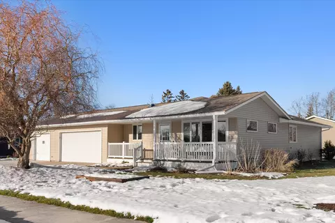 1116 Zuider, Oostburg, WI 53070
