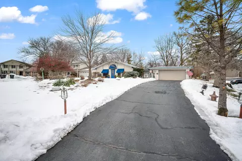 3240 S Hickory, New Berlin, WI 53151
