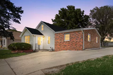 2240 W Mangold, Milwaukee, WI 53221