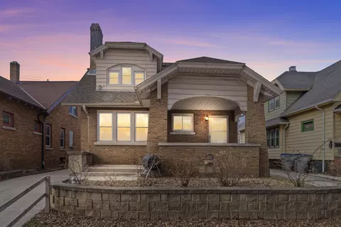 925 S 20th, Milwaukee, WI 53204