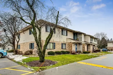 3938 81st #2H, Kenosha, WI 53142
