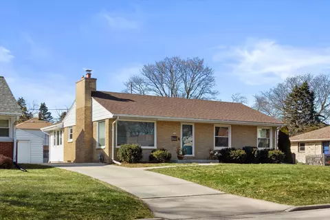 5415 N Lydell, Glendale, WI 53217