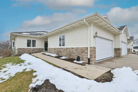 223 Creekside, Delavan, WI 53115