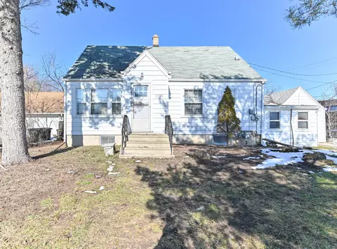 2930 W College, Greenfield, WI 53221