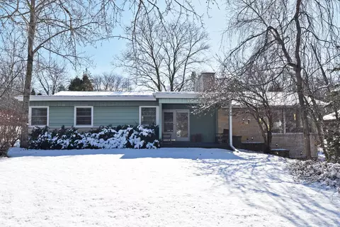 5213 W Parkview, Mequon, WI 53092
