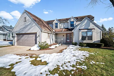 1909 Cliff-alex, Waukesha, WI 53189