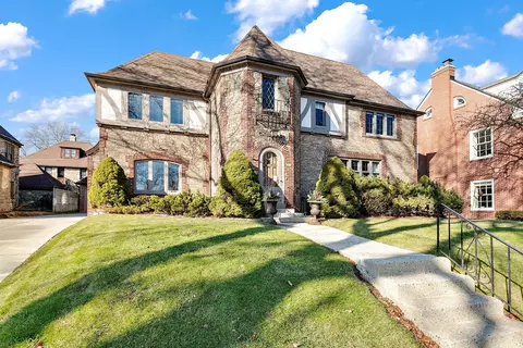2913 N N Lk #1, Milwaukee, WI 53211