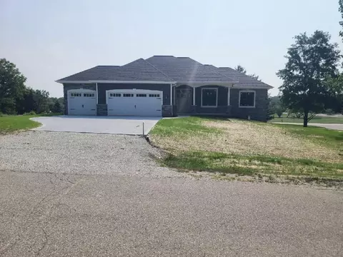 7421 Pine Rdg, Burlington, WI 53105